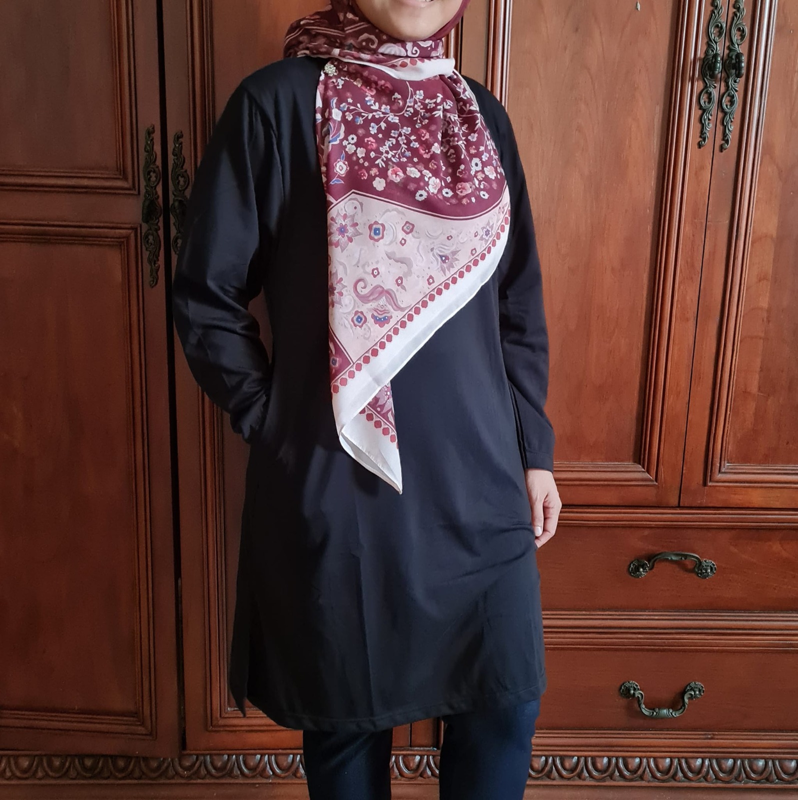 MUSLIMAH COTTON TSHIRT - BLACK